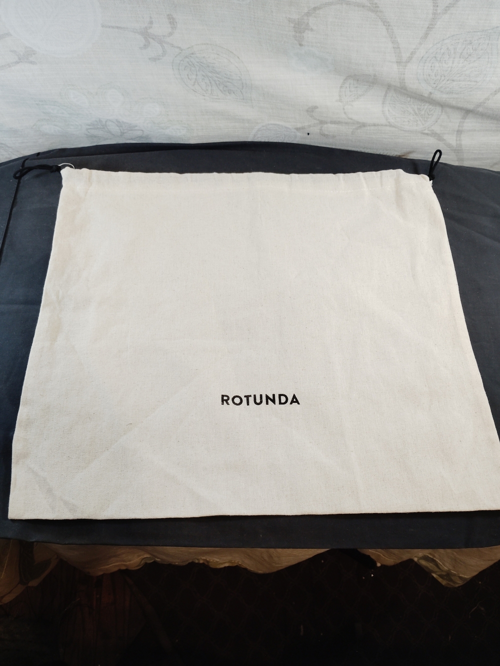 Rotunda Natural Cotton Drawstring Dust Bag - Cream